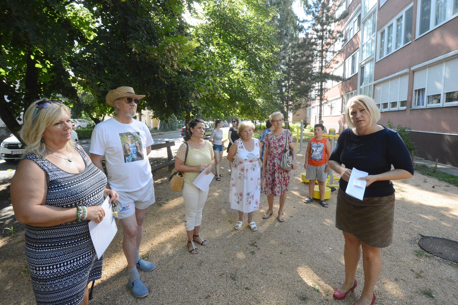 Új fitnesz eszközök és parkolók a vezér utcákban